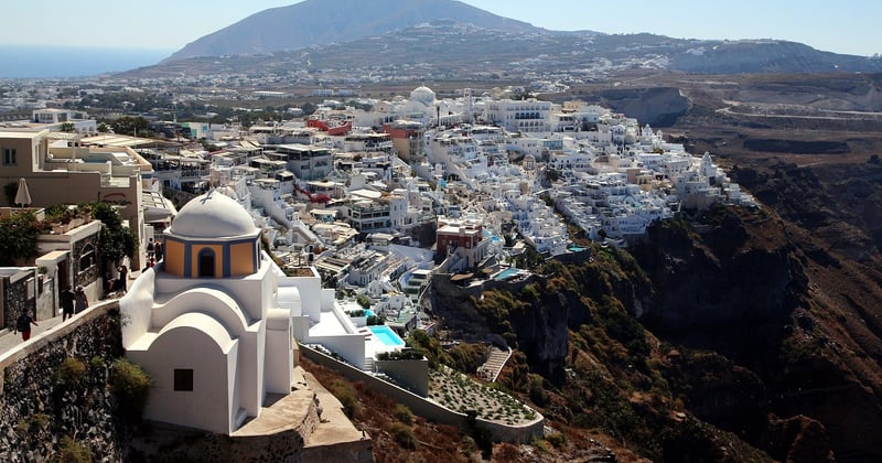 Fira Santorini entdecken: Die besten Tipps für deinen Urlaub