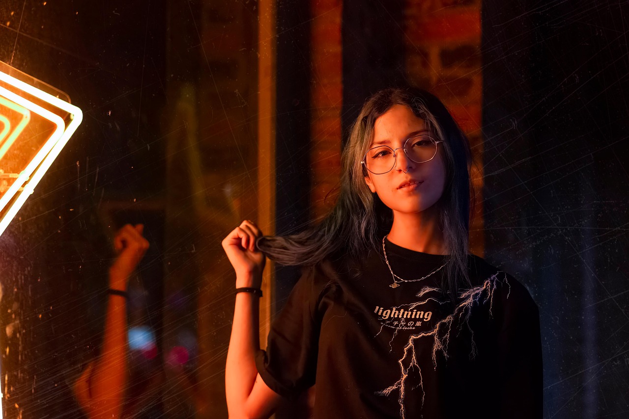 entdecken sie die saisonalen farbtrends und bringen sie frische, moderne farbakzente in ihre garderobe und ihr zuhause.