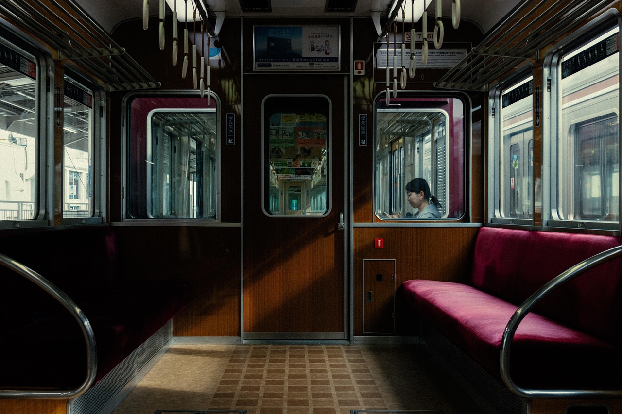 entdecken sie eine minimalistische schönheitsroutine für natürliche pflege und strahlenden teint mit wenigen, effektiven produkten.